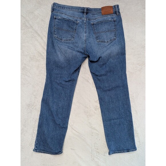 Lucky Brand Womens Sweet Mid Rise Straight Jeans Size 14 / 32 Blue Stretch - Picture 2 of 10